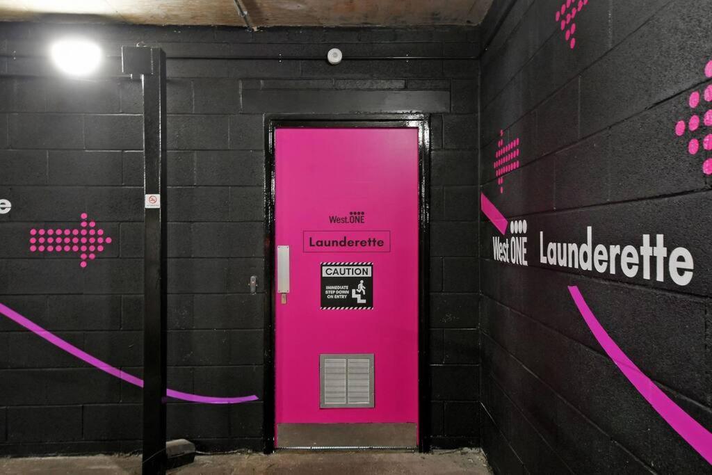 Perfectly Located City Centre Studio Apartment - West One With Free Wifi, Gym Access, Netflix Sheffield Exterior photo